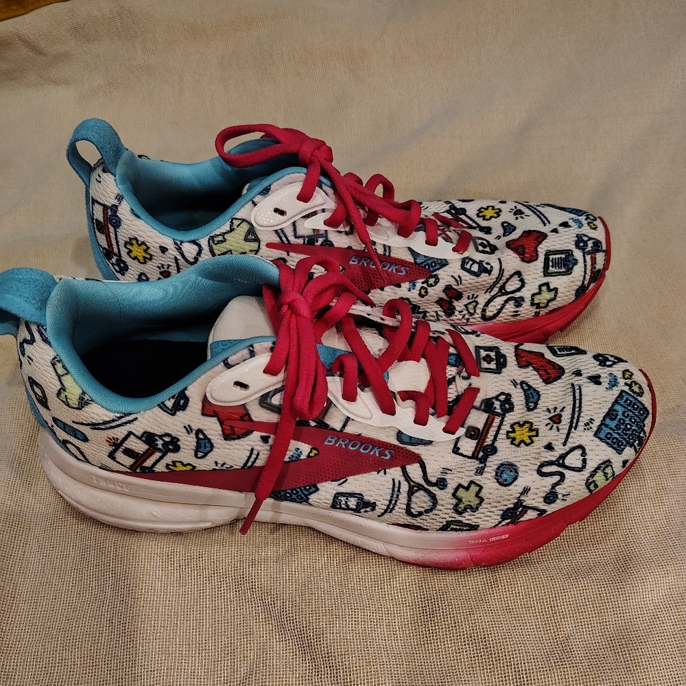Brooks Trace 4 Hero Pack Medical Running Shoes Sneakers